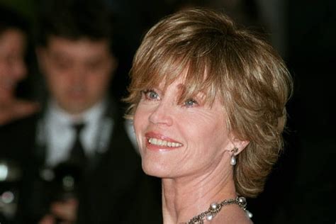 coupe courte jane fonda coiffure|Jane Fonda, étonnante et sublime avec sa coupe。